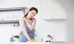 V&#236; sao phụ nữ m&#227;n kinh bị lo&#227;ng xương?