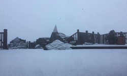 Tuyết rơi trắng x&#243;a đỉnh Fansipan