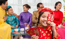 Dạy con cách nhận lì xì thế nào để cha mẹ không bị 'muối mặt'?