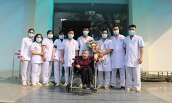 Cụ bà 100 tuổi thắng COVID-19