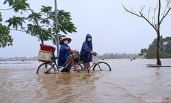 Thời tiết ng&#224;y 4/4: Miền Bắc nắng ấm, miền Trung mưa gi&#244;ng, cảnh b&#225;o gi&#243; mạnh tr&#234;n biển