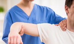 Mới 30 tuổi bị trật khớp vai 5 lần trong một năm v&#224; căn bệnh thường gặp kh&#244;ng thể chủ quan