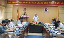 Thứ trưởng Bộ Y tế: Chuẩn bị sẵn vật tư, thuốc, sẵn s&#224;ng cấp cứu hồi sức, tr&#225;nh để người bệnh bị sốc do sốt xuất huyết