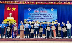 Thanh ni&#234;n ng&#224;nh y tế t&#237;ch cực trong chăm s&#243;c sức khoẻ cho người d&#226;n hậu COVID-19