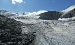 Thụy Sĩ: Con đ&#232;o bị ch&#244;n v&#249;i dưới lớp băng hơn 2.000 năm nay bất ngờ nổi l&#234;n