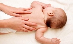 C&#225;ch sử dụng dầu tr&#224;m cho trẻ nhỏ an to&#224;n v&#224; hiệu quả