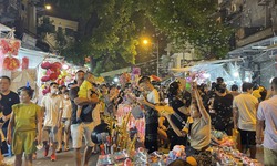 Phố Trung thu H&#224;ng M&#227; đ&#244;ng đ&#250;c đến &quot;nghẹt thở&quot; trước giờ G