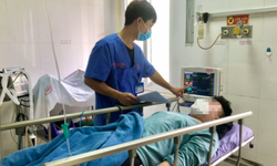 Sốc phản vệ sau ti&#234;m thuốc giảm đau, nam thanh ni&#234;n phải nhập viện cấp cứu