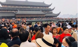 Lễ ch&#249;a đầu năm