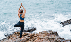 Gợi &#253; những b&#224;i tập yoga cho năm mới khỏe đẹp
