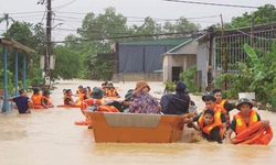 Thủ tướng: Chủ động sơ t&#225;n ngay những hộ d&#226;n ở khu vực nguy hiểm do mưa lũ tại miền Trung