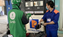 Sau 2 lần giảm mạnh, giá xăng dầu ngày mai (23/10) có thể tăng trở lại