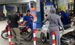 Đề nghị bổ sung điều kiện 'siết' Quỹ bình ổn giá xăng dầu