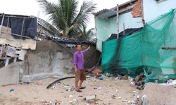 Chưa c&#243; bờ k&#232;, h&#224;ng trăm hộ d&#226;n lo s&#243;ng biển ‘nuốt’ nh&#224;