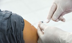 Khi COVID-19 l&#224; bệnh nh&#243;m B, việc ti&#234;m vaccine COVID-19 diễn ra thế n&#224;o?