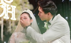 Văn Hậu lau nước mắt cho Hải My trong tiệc cưới ở kh&#225;ch sạn 5 sao