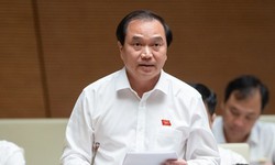 ĐBQH Nguyễn Công Hoàng chia sẻ giải pháp căn cơ để luôn đảm bảo đủ thuốc, trang thiết bị y tế