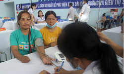 Nh&#224; nước giữ vai tr&#242; chủ đạo ph&#225;t triển hoạt động kh&#225;m, chữa bệnh