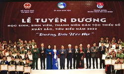 143 học sinh, sinh vi&#234;n d&#226;n tộc thiểu số ti&#234;u biểu được vinh danh