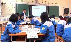 Học sinh &#39;ng&#243;ng&#39; đề minh họa thi tốt nghiệp THPT 2025