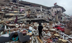 Tiếp tục xảy ra động đất mạnh rung chuyển miền Đ&#244;ng Thổ Nhĩ Kỳ
