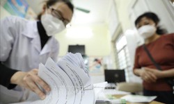Ng&#224;y 7/2: Số mắc mới COVID-19 gấp 7 lần ca khỏi