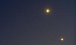 Tối nay, sao Mộc v&#224; sao Kim hội tụ kỳ th&#250; tr&#234;n bầu trời