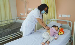 Cảnh b&#225;o nhiễm tr&#249;ng đường h&#244; hấp dưới ở trẻ do virus hợp b&#224;o h&#244; hấp