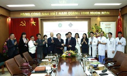 Bệnh viện Bạch Mai k&#253; kết ghi nhớ hợp t&#225;c với Bệnh viện đa khoa Cựu chiến binh Đ&#224;i Bắc