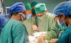 Cứu sống bệnh nh&#226;n r&#242; động mạch chủ - đường ti&#234;u ho&#225; ti&#234;n ph&#225;t hiếm gặp