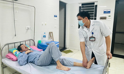 Đau đến tê bì, đi lại càng đau, người đàn ông được chẩn đoán tắc động mạch chi