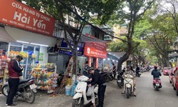 Quận Cầu Giấy: Nhiều tuyến phố vẫn còn tình trạng lấn chiếm vỉa hè