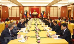 Tổng B&#237; thư hội đ&#224;m với Chủ tịch Đảng Nước Nga Thống nhất D.Medvedev