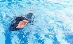 B&#224;ng ho&#224;ng ph&#225;t hiện thi thể thiếu nữ dưới hồ c&#226;u c&#225;
