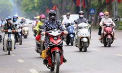 Nắng n&#243;ng miền Bắc t&#225;i xuất, thời tiết oi bức đến bao giờ?