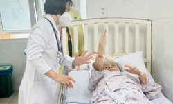 Người bị đột quỵ tập phục hồi chức năng c&#224;ng sớm sẽ c&#224;ng tốt ?
