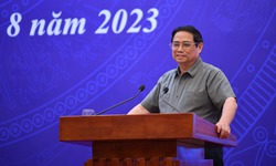 Thủ tướng Phạm Minh Ch&#237;nh: ‘Chương tr&#236;nh, s&#225;ch gi&#225;o khoa cần tiếp tục đổi mới nhưng cũng cần chuẩn mực v&#224; ổn định ph&#225;t triển’