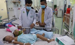 Cứu sống b&#233; g&#225;i mắc tay ch&#226;n miệng nặng bằng kỹ thuật ECMO
