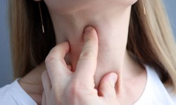 Ai dễ mắc ung thư tuyến giáp? Phòng bệnh cách nào?