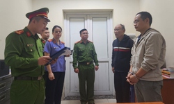 Khởi tố gi&#225;m đốc c&#244;ng ty nhập lậu sữa từ nước ngo&#224;i về Việt Nam