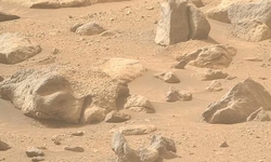 NASA ph&#225;t hiện tảng đ&#225; c&#243; h&#236;nh khu&#244;n mặt người tr&#234;n sao Hỏa