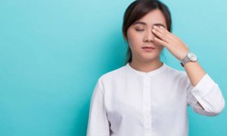 Co giật m&#237; mắt cảnh b&#225;o vấn đề về sức khỏe