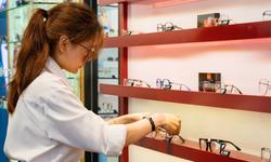 Sắm mắt kính chính hãng chất lượng cao từ showroom được ủy quyền
