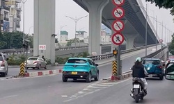 Phạt t&#224;i xế taxi đi l&#249;i tr&#234;n đường V&#224;nh đai 2