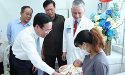 Chủ tịch nước V&#245; Văn Thưởng cảm phục v&#224; qu&#253; trọng tinh thần dấn th&#226;n, y&#234;u nghề của y b&#225;c sĩ