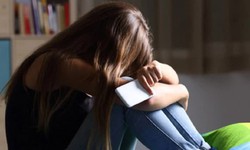 &#39;Tự hại kỹ thuật số&#39; v&#224; hậu quả nghi&#234;m trọng cho sức khỏe của trẻ cha mẹ cần biết