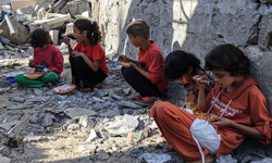 Thiếu lương thực, trẻ em tại Gaza đ&#243;i ăn trầm trọng