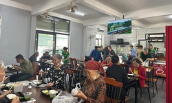 Bữa cơm nghĩa tình ấm lòng bệnh nhân