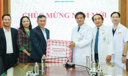 Bệnh viện Bạch Mai nhận qu&#224; Tết của Tổng B&#237; thư Nguyễn Ph&#250; Trọng v&#224; Văn ph&#242;ng Trung ương Đảng