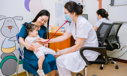 &quot;36 năm – một t&#236;nh y&#234;u s&#226;u nặng&quot; d&#224;nh cho con trẻ của b&#225;c sĩ trưởng khoa Nhi bệnh viện ĐKQT Bắc H&#224;